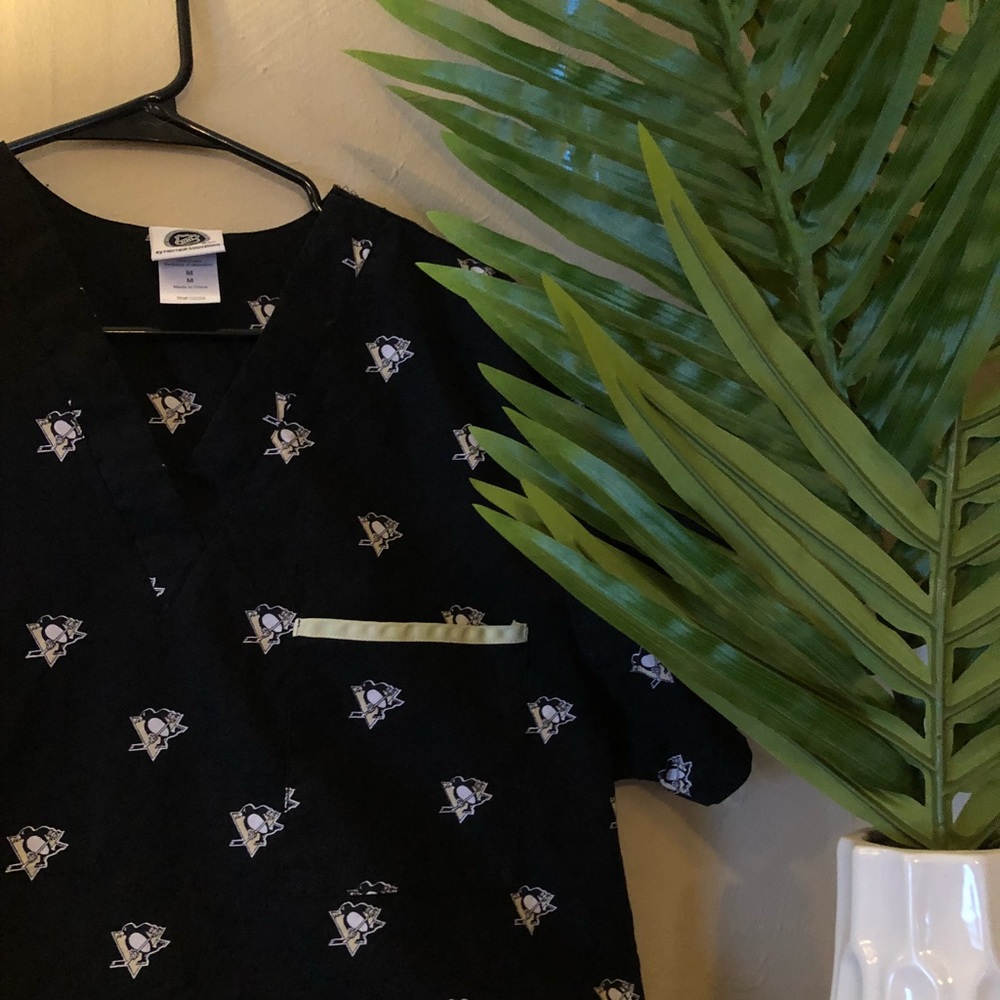 Pittsburgh Penguins Scrub Top